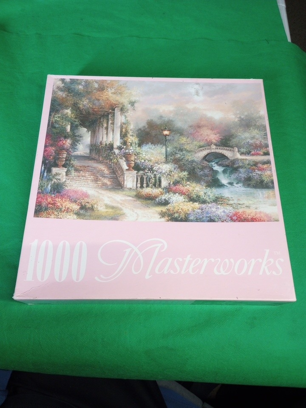Classic Garden Retreat 1000-Piece Masterworks Rose Art Puzzle